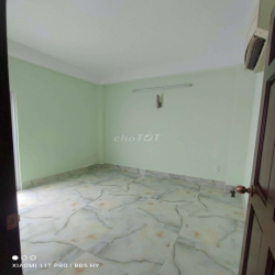 Nhà 1 Trệt 2 Lầu 3pn 3wc hẻm xe hơi HBC 12triệu