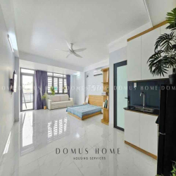 Cho Thuê Căn Hộ Penthouse Ban Công Siêu Rộng 50m2 Ngay Trung Tâm Q10