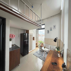 phòng đẹp , nhiều cửa sổ thoáng mát, có gác lửng