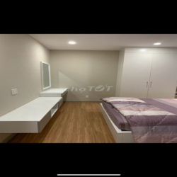 Cho thuê căn hộ 2PN 92m view đẹp hiếm tại Gold View Quận 4 sắp trống