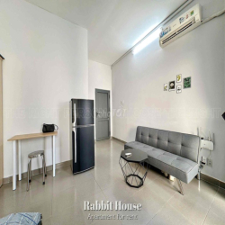 Căn Hộ Dịch Vụ - Tách Bếp - Balcony - Gần Vòng Xoay Dân Chủ - Quận 3