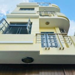 CHO THUÊ NHÀ ĐƯỜNG THẠCH LAM : 4x 21M đúc 3,5 tấm : 4 Pn , 3 Wc 