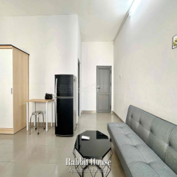 Căn Hộ Dịch Vụ - Tách Bếp - Balcony - Gần Vòng Xoay Dân Chủ - Quận 3