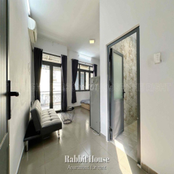 Căn Hộ Dịch Vụ - Tách Bếp - Balcony - Gần Vòng Xoay Dân Chủ - Quận 3