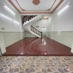 Nhà mặt tiền. 1 trệt 1 lầu. 4pn. 2wc