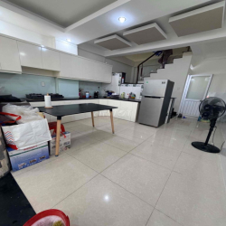 CHO THUÊ NHÀ MỚI NHƯ HÌNH 3PN 4WC HẺM XE HƠI GIÁ 15TR