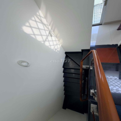 CHO THUÊ NHÀ MỚI NHƯ HÌNH 3PN 4WC HẺM XE HƠI GIÁ 15TR