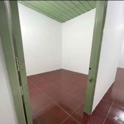 Nhà mặt tiền. 1 trệt 1 lầu. 4pn. 2wc