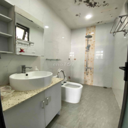 Cho thuê nhà MTKD gần Đầm Sen,lề đường 8m-4 x 20-4 tầng-6 pngủ-30triệu
