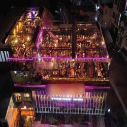 em cho thuê mặt bằng siêu rộng ạ