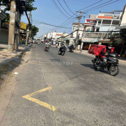 nhà mặt tiền có thang máy cho làm khách san