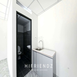 DÃY NHÀ LIỀN KỀ MỚI XÂY TẶNG 500K KHÁCH DÀI HẠN CÓ BÃI ÔTÔ SÁT ĐẦM SEN