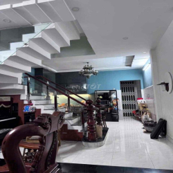 cho thuê nhà gần làng đại học, gần chợ Đông Hoà