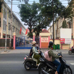 Mặt bằng Lê Hồng Phong gần ngã 4 đối diện trường  học