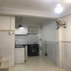 Nguyên căn cho thuê 1t 1l Trần Hưng Đạo Quận 1.