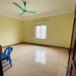 Cho thuê nhà ngõ 48 phố Nguyễn Chánh. Diện tích 55m2 x 5 tầng 35 triệu