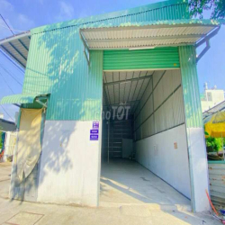 Cho thuê Kho 200 m2 góc 2 mặt tiền kế xe Ford 10 triệu