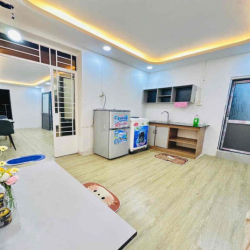 CĂN HỘ 2 PHÒNG NGỦ RỘNG RÃI BAN CÔNG