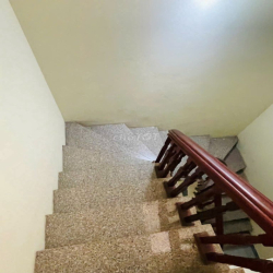 Cho thuê nhà ngõ 48 phố Nguyễn Chánh. Diện tích 55m2 x 5 tầng 35 triệu