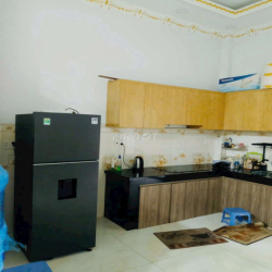 Nhà 1 trệt 2 lầu sân thượng full nội thất đs6 BHH B bình tân