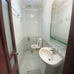 Nhà phân lô phố Trung Kính, Dt 70m2 x 5 tầng mặt tiền 5m, đường ô tô