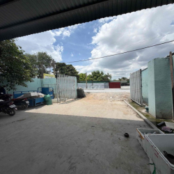 Cho thuê kho 700m² + 5 phòng máy lạnh + camera sẵn + xe tải 10 tấn vào