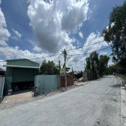 Cho thuê kho 700m² + 5 phòng máy lạnh + camera sẵn + xe tải 10 tấn vào