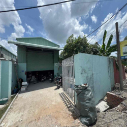 Cho thuê kho 700m² + 5 phòng máy lạnh + camera sẵn + xe tải 10 tấn vào