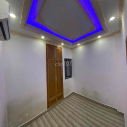 NHÀ 3 TẦNG LẦU SÂN THƯỢNG LÊ VĂN THỌ 4PN