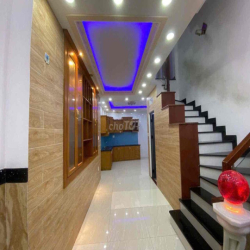 NHÀ 3 TẦNG LẦU SÂN THƯỢNG LÊ VĂN THỌ 4PN