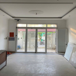 Cho thuê nhà phố trục chính, đường số 7 KDC 13E Intresco giá rẻ