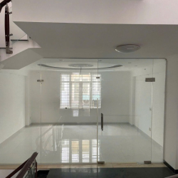 Cho thuê nhà phố trục chính, đường số 7 KDC 13E Intresco giá rẻ