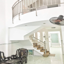 Cho thuê nhà nguyên căn 8/3 Co Giang , Q1