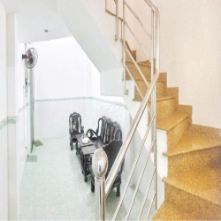 Cho thuê nhà nguyên căn 8/3 Co Giang , Q1