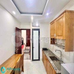 CHO THUÊ CĂN HỘ QUẬN 3 - ĐỘ MỚI CAO-RỘNG RÃI- Y HÌNH - CHỈ NHẬN 1 XE