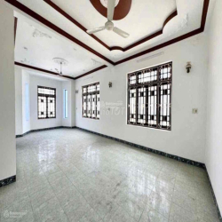 Cho Thuê Biệt Thự MT Nguyễn Thị Định Q2, 500m², 6PN, Giá 65 Triệu