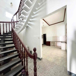 Cho Thuê Biệt Thự MT Nguyễn Thị Định Q2, 500m², 6PN, Giá 65 Triệu