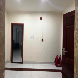 cho thuê toà nhà làm VP 1 hầm5 tầng diện tích 700m2 đường tạ hiện Q2