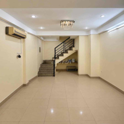 chính chủ cho thuê 3l, 2PN,2WC, 1 sân thượng