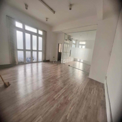 Cho thuê văn phòng 90m2 tại 124 Khánh Hội Quận 4 giá chỉ 20 triệu