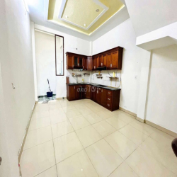 NHÀ TRỆT 2 LẦU ĐẬU ĐƯỢC 2 XE HƠI