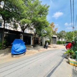 NHÀ TRỆT 2 LẦU ĐẬU ĐƯỢC 2 XE HƠI