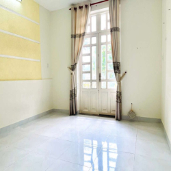 NHÀ TRỆT 2 LẦU ĐẬU ĐƯỢC 2 XE HƠI