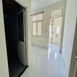 NHÀ TRỆT 2 LẦU ĐẬU ĐƯỢC 2 XE HƠI