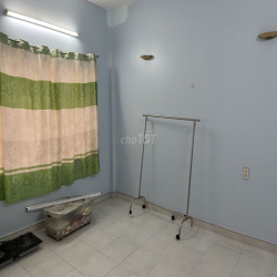 Nhà hẻm 302 Hai Bà Trưng, Q1: 5mx14m , 1 lầu, 3PN, 2W, gần chợ T.Định