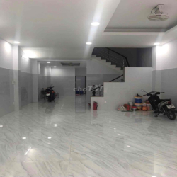 Cho thuê toà nhà đường số 4 DT 6x22m 4.5 tấm nhà đẹp 7 phòng lớn, 7wc