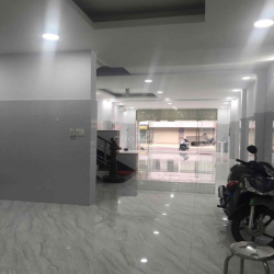 Cho thuê toà nhà đường số 4 DT 6x22m 4.5 tấm nhà đẹp 7 phòng lớn, 7wc