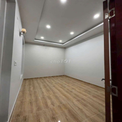 NHÀ MẶT TIỀN PHAN HUY ÍCH NGAY EMART 6.5X20 MỚI CỨNG