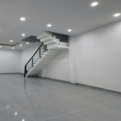 NHÀ MẶT TIỀN PHAN HUY ÍCH NGAY EMART 6.5X20 MỚI CỨNG