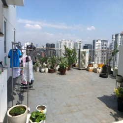 Cần cho thuê 2PN full nội thất có sân vườn tại chung cư Hưng Phát 1